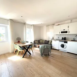 https://duplex-old-town-antibes-new.fr-provencehotel.com